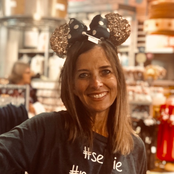 Meet your Posher!! - Picture 3 of 3